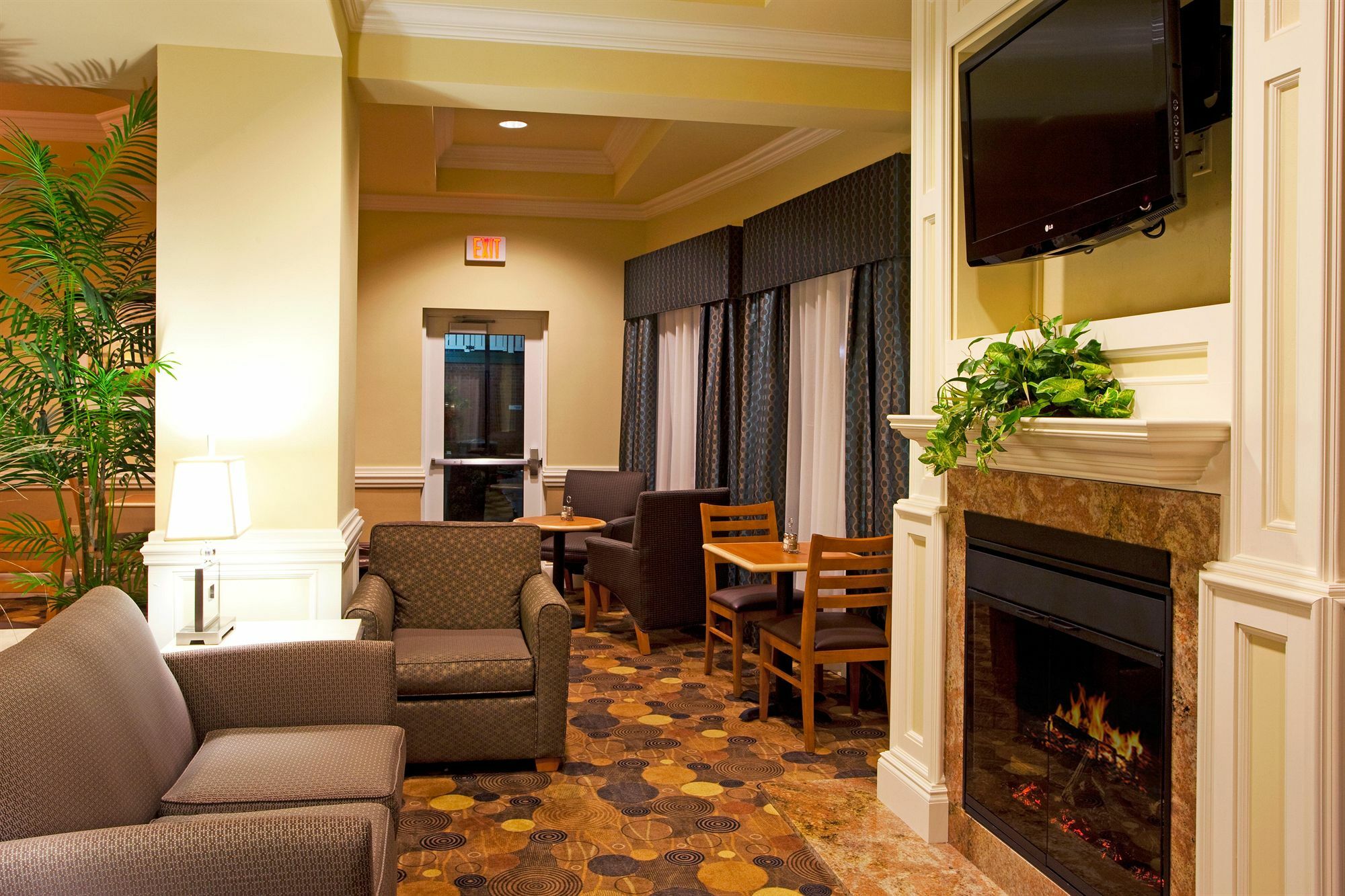 Holiday Inn Express & Suites - Valdosta By Ihg Exteriör bild